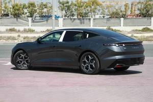 20 24 LY NK & C O Z 10 M AX - GRIS por dentro, MARRÓN por fuera, COCHE ELÉCTRICO DE CUATRO RUEDAS - Product Image 5