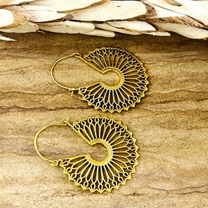 Pendientes Boho de Último Diseño, Joyería Tribal de Latón para Mujer, Chapados en Oro de 18k, Aros Geométricos con Filigrana, para Venta al por Mayor/OEM/ODM - Product Image 6