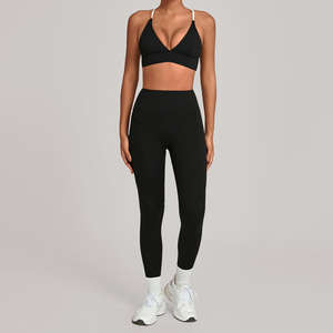 Conjunto de Yoga Color Block de Moda: Ajuste Delgado, Efecto Levanta Glúteos, Suave, para Deporte y Fitness. Conjunto Deportivo de Contorno de Color para Mujer. - Product Image 3