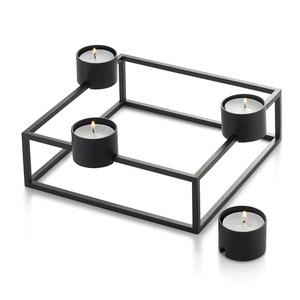 Soporte cuadrado de vela de Navidad de Metal Premium con cuatro cabezas diseño geométrico creativo hecho a mano color personalizado decoración del hogar - Product Image 2
