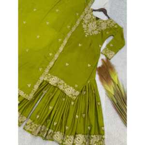 Conjunto Elegante de Top y Pantalón con Dupatta para Mujer, Ideal para Fiestas - Product Image 4