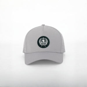 Gorra de Golf de 5 Paneles Personalizable al por Mayor, Impermeable, con Orificios Cortados con Láser, Parche de Silicona de PVC con Logotipo, Injae Vina Golf Vietnam - Product Image 1
