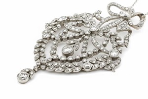 Colgante de Moissanita Estilo Victoriano con Lazo y Hoja, Engaste de Puntas, Joyería de Boda para Mujer, Estilo Antiguo Art Déco Vintage - Product Image 3