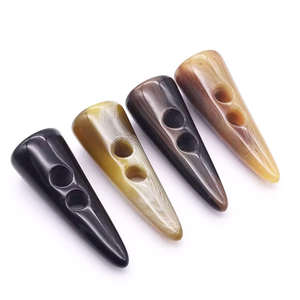 Bouton à bascule en corne naturelle, étanche, fait main, taille personnalisée, avec élégante décoration de logo métallique, pour chaussures et chapeaux DIY - Product Image 3