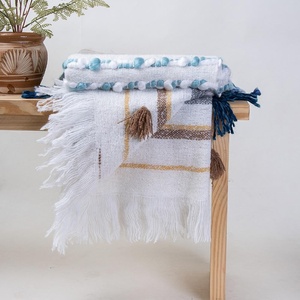 Manta Decorativa de Algodón Tejida a Mano con Estilo Bohemio y Borlas, Perfecta para Decoración de Hogar Rústico Moderno - Product Image 3