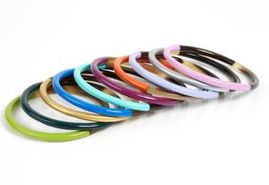 Bracelets en résine faits à la main, impression numérique, teinture unie, accessoires de mode haut de gamme pour femmes, qualité d'exportation en gros - Product Image 3