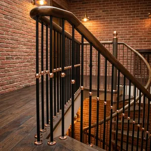 Rampe élégante en fer et laiton avec finition métallique décorative pour escaliers, balcons, jardins et espaces résidentiels modernes - Product Image 3