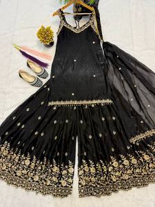 Ensemble Sharara noir avec dupatta pour femme – Tenue ethnique de créateur pour mariage et soirée, richement brodée et ornée de sequins - Product Image 4