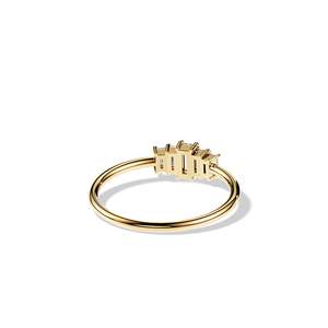 Anillo de compromiso de oro de 14k con diamante de corte esmeralda y engaste de puntas, estilo floral para mujer - Product Image 2