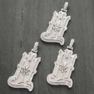 Pendentif en cristal plaqué rhodium avec motif Fleur de Lys, charme unisexe hip-hop, bijou cadeau - Product Image 2