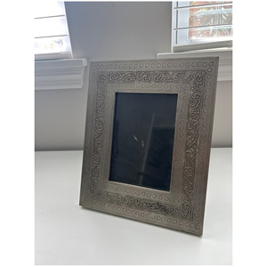 Cadre photo en alliage d'aluminium design avec bords polis et verre protecteur pour la décoration de maisons et de bureaux de luxe - Product Image 1