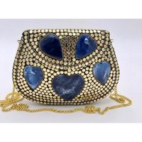 Pochette en métal cristal finition argent antique pour femme, idéale pour les mariages, accessoire de mode RR ENTERPRISES Modèle RR202514944 Fabriqué en Inde
