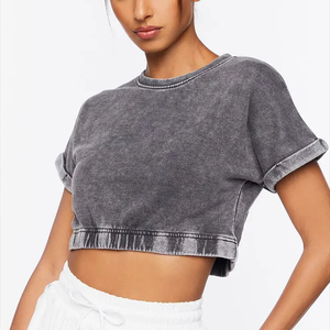 Camiseta Corta de Algodón Orgánico 200 GSM para Mujer, Estilo Casual Vintage, Lavado Ácido, con Logotipo Personalizado, Precio Económico - Product Image 3
