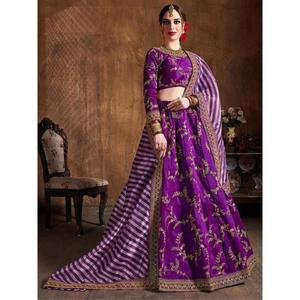 Increíble púrpura bordado Mulberry Silk Sangeet Wear Lehenga Choli - Product Image 1