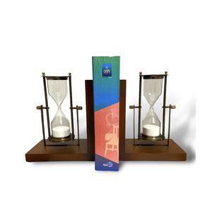 ที่กั้นหนังสือรูปนาฬิกาทราย BE6 พร้อมฐานไม้ ดีไซน์โดดเด่นและมีสไตล์ - Product Image 1