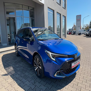 Toyota Corolla 20 Hybrid TS Teamplayer Technik Package, berline économique en carburant, voiture familiale fiable, design moderne, caractéristiques confortables - Product Image 1