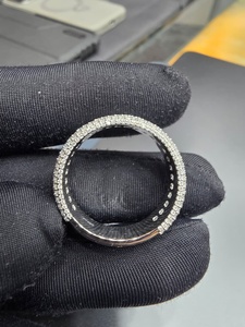 แหวนหมั้นเพชรทรงกลมเรเดียนท์ แล็บโกรว์ ด้วยทองคำขาว 18K |   เครื่องประดับเจ้าสาวสุดหรู - Product Image 4