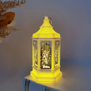 Farol Colgante de Hierro Personalizado con Elegante Marco Vintage para Decoración de Bodas y Eventos - Product Image 5