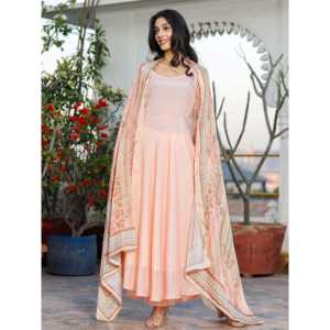 Ensemble de costume en mousseline de soie pêche perlée XS - Product Image 5