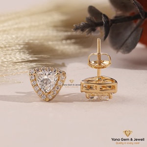 Pendientes de Diamante Cultivado en Laboratorio CVD de 2 Quilates, Corte Triangular Brillante con Diseño de Halo para Ella, Color E, Claridad VS1, Oro Sólido de 14K, Certificado IGI - Product Image 3