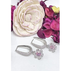 Pendientes de gota de circonita cúbica (CZ) chapados en plata de latón de primera calidad, elegantes y deslumbrantes, a la moda, para mujer, colección de moda para fiestas. - Product Image 1