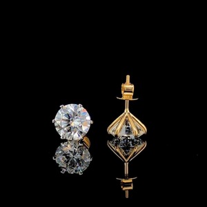 Boucles d'oreilles minimalistes en or massif 14 carats avec diamant de laboratoire de 2,00 carats, taille brillant rond, cadeau pour femme pour mariage, anniversaire ou fête - Product Image 4