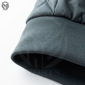 Chaqueta de Invierno Acolchada Personalizada 100% Poliéster con Capucha, Cierre de Cremallera, Tela Brillante de Secado Rápido, Resistente al Viento, Servicio OEM para Hombre - Product Image 5