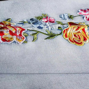 Pantalons évasés simples et décontractés pour usage régulier, en tissu respirant et doux, pantalons évasés pour femmes en vente - Product Image 6