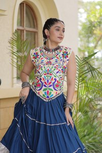 Conjunto de Lehenga Choli Azul Multicolor Especial para Navratri, con Trabajo de Espejos, Muselina de Algodón, para Fiestas Garba Dandiya, de Secado Rápido, Diseño Exclusivo - Product Image 5
