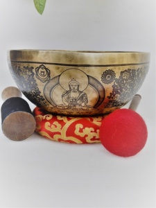 Venta al por mayor tibetano hecho a mano arte especial bronce cuencos de canto estilo religioso material de metal para yoga meditación - Product Image 3