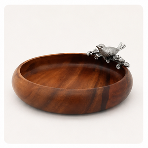 Bol de service artisanal en bois d'acacia naturel avec accent décoratif en métal argenté en forme d'oiseau pour salade de fruits et collations, décoration de maison de luxe - Product Image 3