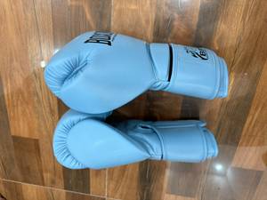 Guantes de Boxeo Personalizados de Piel Sintética, Blancos y Dorados, Guantes de Entrenamiento de MMA con Correa de Muñeca de Gancho y Bucle para Sparring en el Gimnasio - Product Image 6