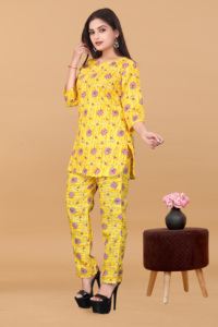 Conjunto de Pantalones y Blusa para Mujer, Estampado Amarillo Moderno, Poliéster y Rayón, Cuello Redondo, Transpirable, Tallas S a 6XL, Venta al Por Mayor - Product Image 5