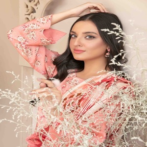 Belle robe Panjabi en viscose trois pièces élégante pour femmes tenue décontractée pakistanaise mariages fêtes autres occasions conçues - Product Image 5