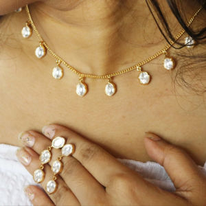 Ensemble de boucles d'oreilles pendantes et collier plaqué or 18 carats pour femmes - Collier en laiton fait main pour femme - Product Image 1