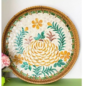 Plateau de service en bois au design en rotin de forme arrondie, idéal pour les hôtels, la maison, la cuisine et autres événements, plateau de service pour la restauration rapide, fait main - Product Image 1