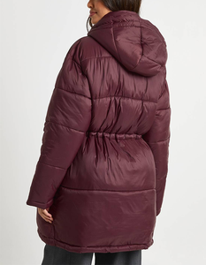 Veste matelassée ODM North Burgundy, résistante à l'eau, avec capuche amovible, motif personnalisé, pour voyager en hiver, veste en duvet pour femmes - Product Image 3