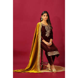 Conjunto de Fiesta para Mujer de Diseñador con Top-Dupatta y Parte Inferior Completamente Cosida, Elegante y con Estilo - Product Image 5