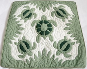 Beautiful <b>Handmade</b> 100% Cotton Hawaiian <b>Quilts</b> Embroidered Turtle Pattern Eco-Friendly Vintage Style for Home Hotel Decoration - Product Image 4