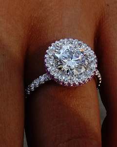 Anillo de Compromiso Clásico con Halo de Moissanita, Corte Brillante, Certificado IGI, Chapado en Rodio, Plata de Ley 925, Anillo de Boda para - Product Image 1
