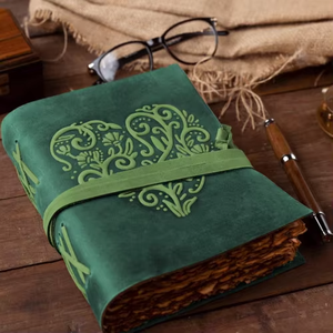 Diario de Cuero Genuino Repujado Hecho a Mano, Estilo Antiguo, para Mujer, 240 Páginas, Encuadernado, con Motivo de Corazón Clásico, para Escribir, Dibujar y Hacer Bocetos - Product Image 1