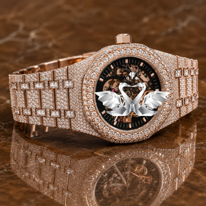 Reloj de Lujo Clásico para Hombre con Logotipo Personalizado, Diamantes Pavé Completos y Correa de Caucho, Esfera Analógica con Moissanita VVS - Product Image 1
