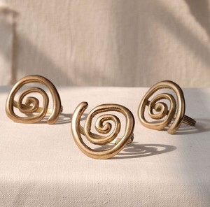 High Quality Brass Napkin Rings For Wedding Restaurant Hotel Luxe Metal Napkin Holder For Decorative Wedding Tabletop Accessory - Product Image 2