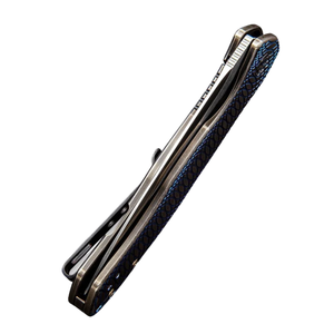 Couteau de poche pliant à motif bleu et noir avec lame argentée, manche décoratif à lignes croisées, clip métallique, compact et portable - Product Image 3