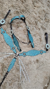 Conjunto de cabezada y pechera de cuero de vaca para equitación western, diseño floral grabado a mano, color marrón, ligero - Product Image 3