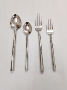 Ensemble de couverts de luxe en acier inoxydable avec manches martelées forgées à la main, finition polie miroir, pour hôtels 5 étoiles - Product Image 6
