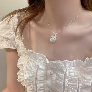 Collier de style rétro coréen avec pendentif en perle d'eau douce, simple, polyvalent, élégant, pour clavicule, collier de niche pour clavicule - Product Image 2
