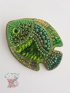Broche Artesanal Bordado a Mano con Cuentas, Joyería Decorativa para Mujer, Ideal para Abrigos, Suéteres, Vestidos y Bolsos - Product Image 6