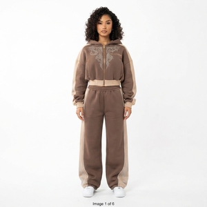 Conjunto de chándal de dos piezas para mujer con cremallera, capucha y detalles de pedrería, sudadera con bloques de color y pantalones de chándal de pierna ancha - Product Image 1