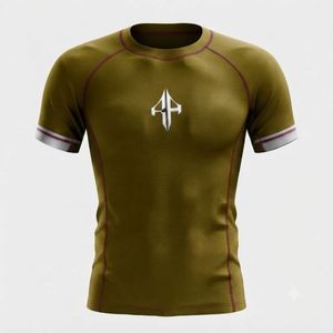 เสื้อรัดกล้ามเนื้อ MMA สีเขียวมะกอกใหม่ พร้อมลายพิมพ์แบบ Sublimation โลโก้สั่งทำได้ ผลิตจากผ้า Spandex/Polyester คุณภาพพรีเมียมสำหรับผู้ชาย - Product Image 2